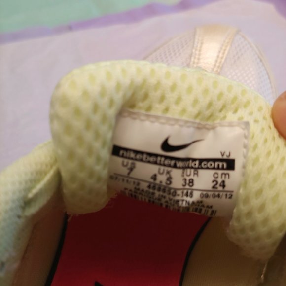 Nike Cheer Unite White-Matte Silver Shoe - Picture 6 of 10